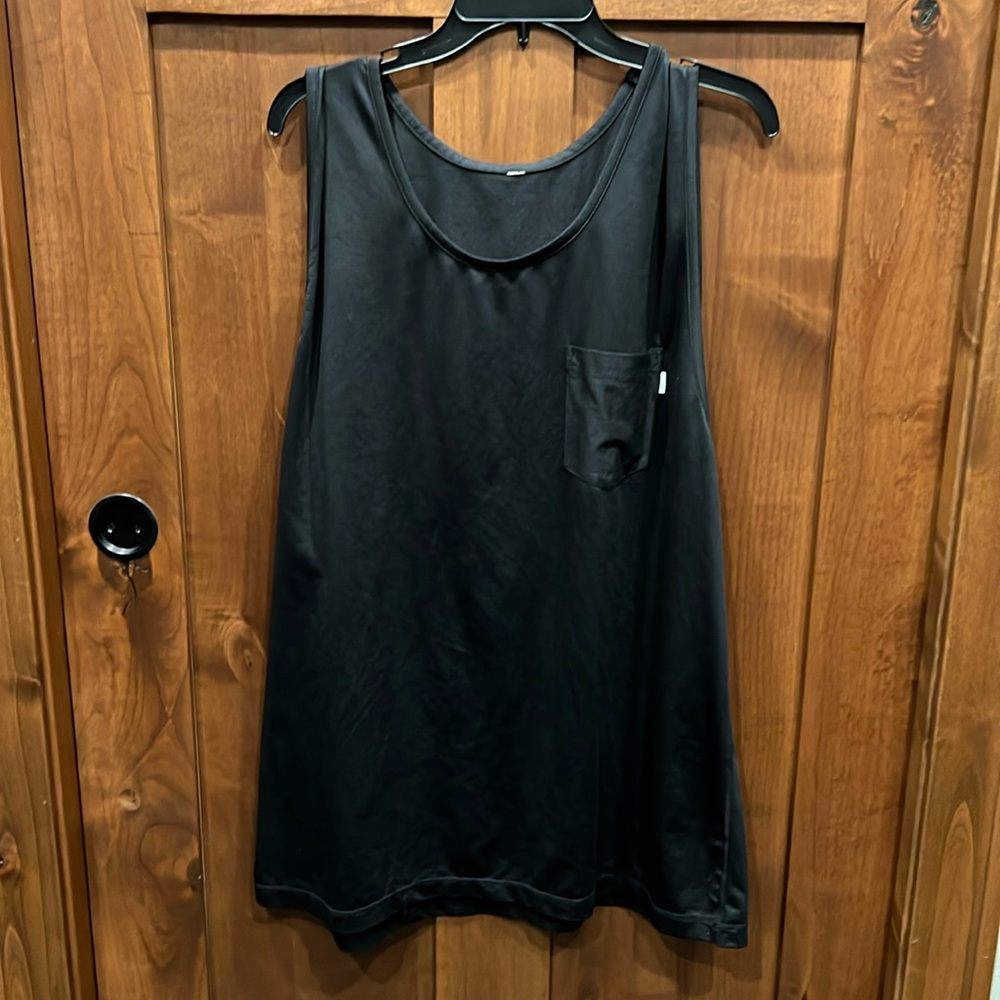 Vuori Performance Tank